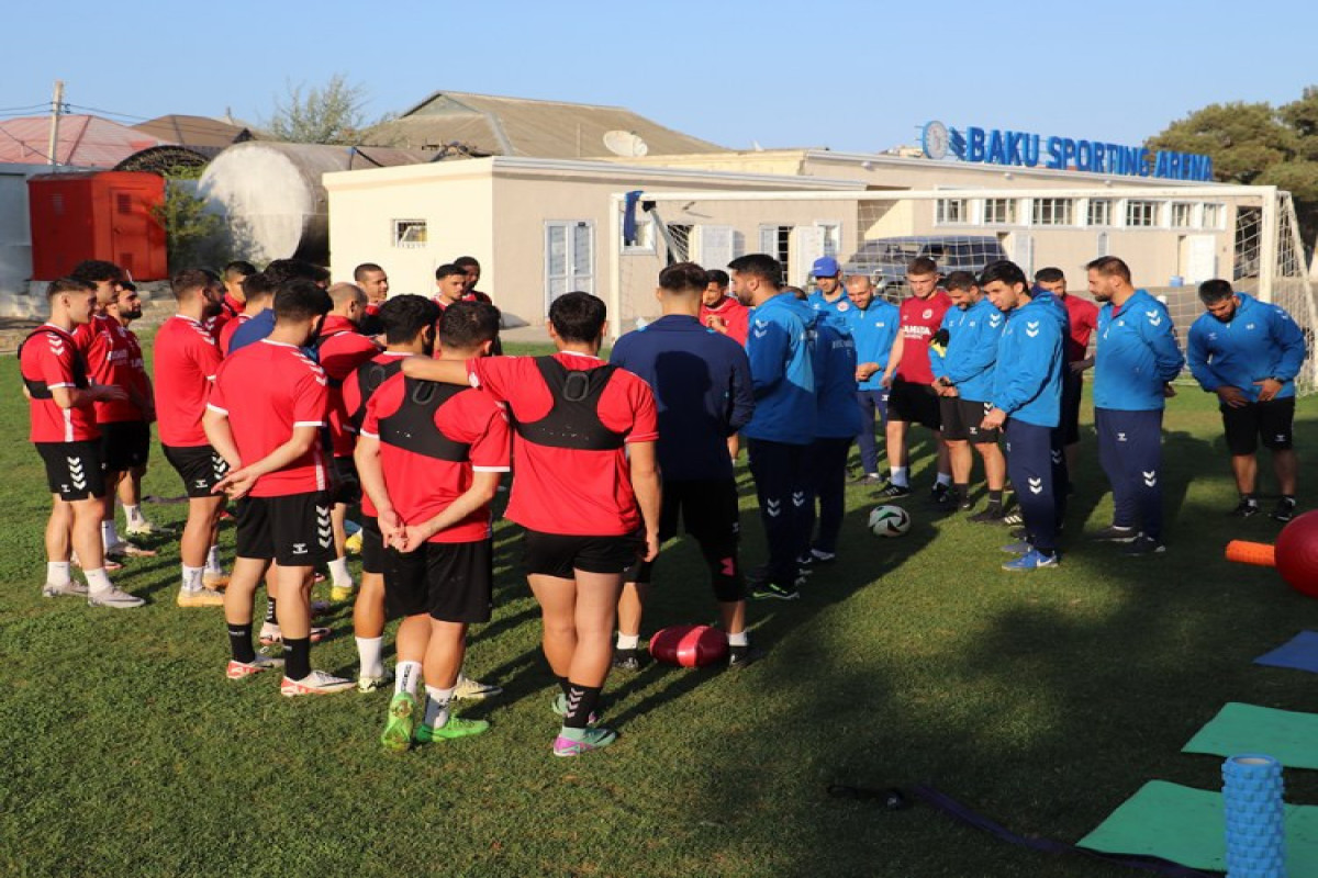 4 futbolçu "Araz-Naxçıvan"la məşqi buraxıb