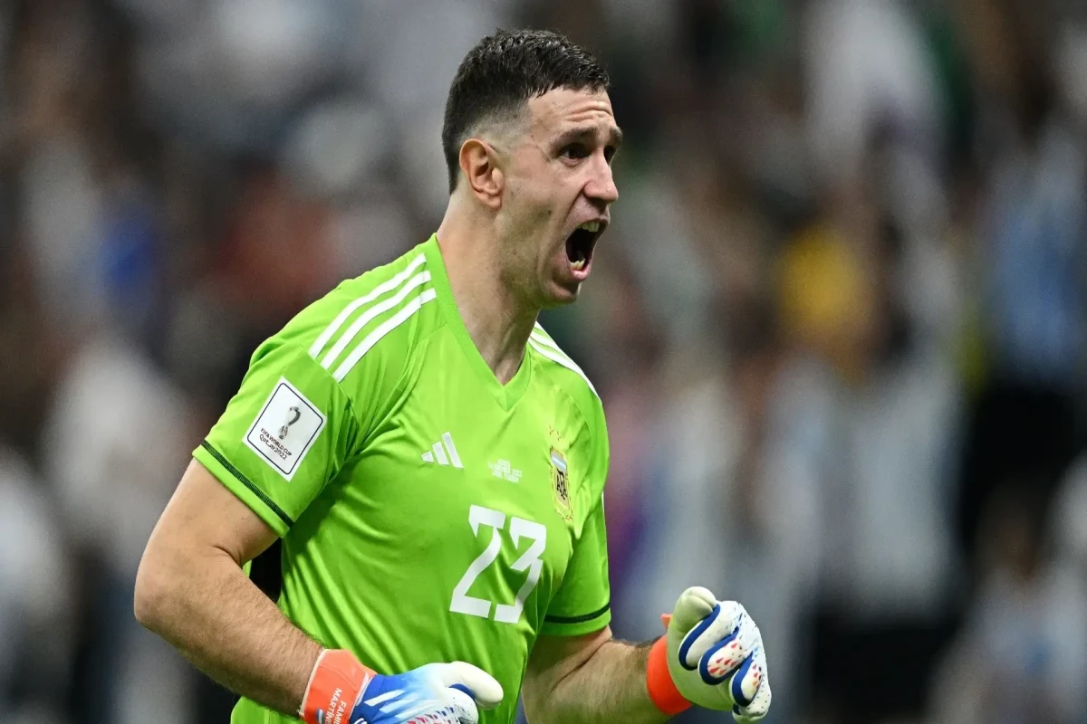 Emiliano Martinez yenə mükafat qazandı