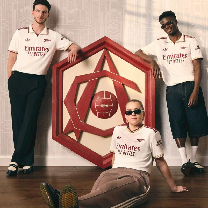 "Arsenal" üçüncü formasını təqdim edib - FOTO 