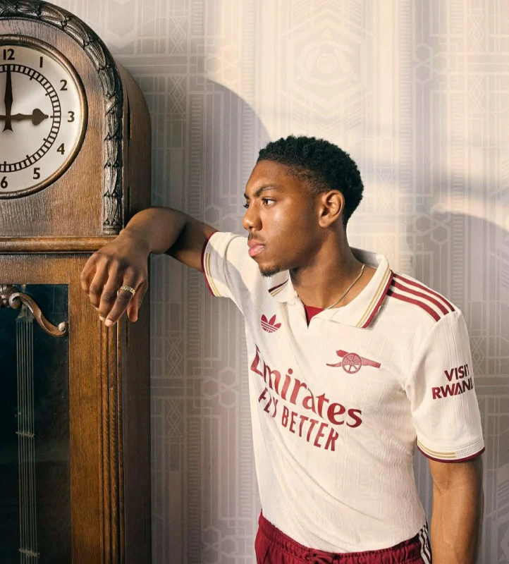 "Arsenal" üçüncü formasını təqdim edib - FOTO 