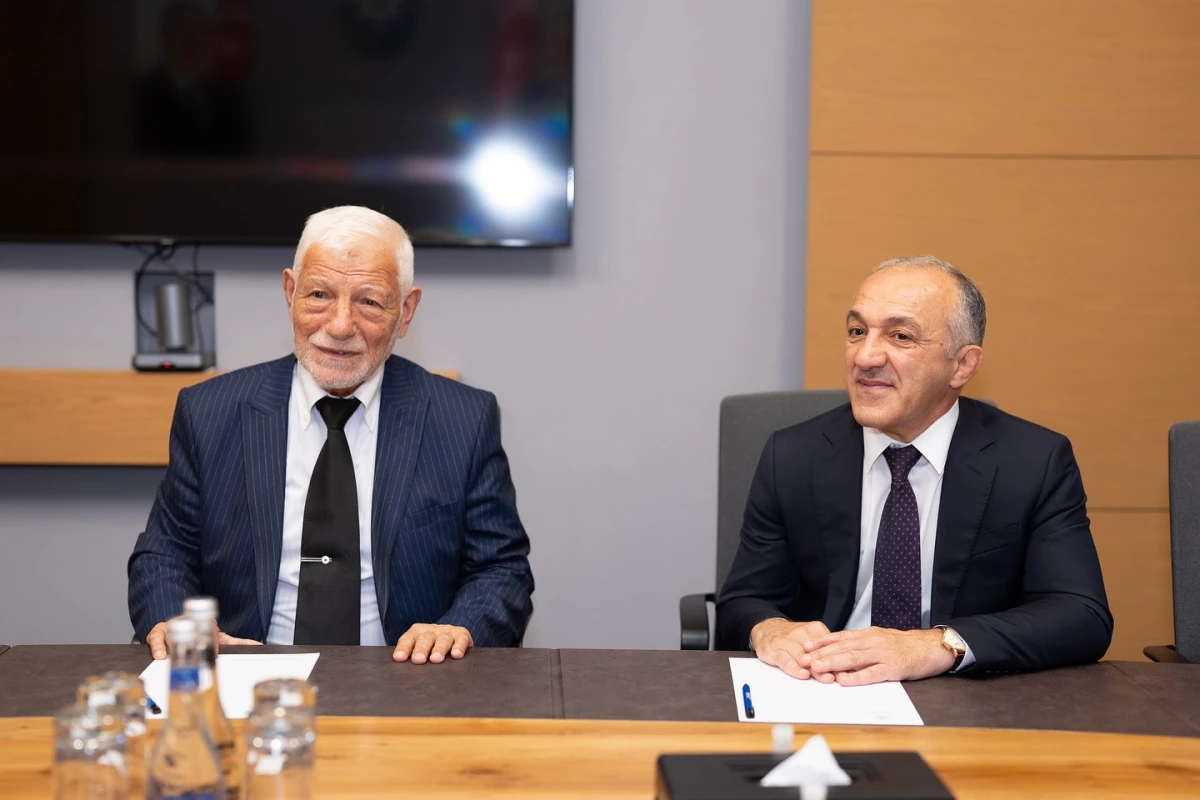 Rəşad Nəbiyev veteran cüdoçu Əhməddin Rəcəbli ilə görüşüb - FOTO 