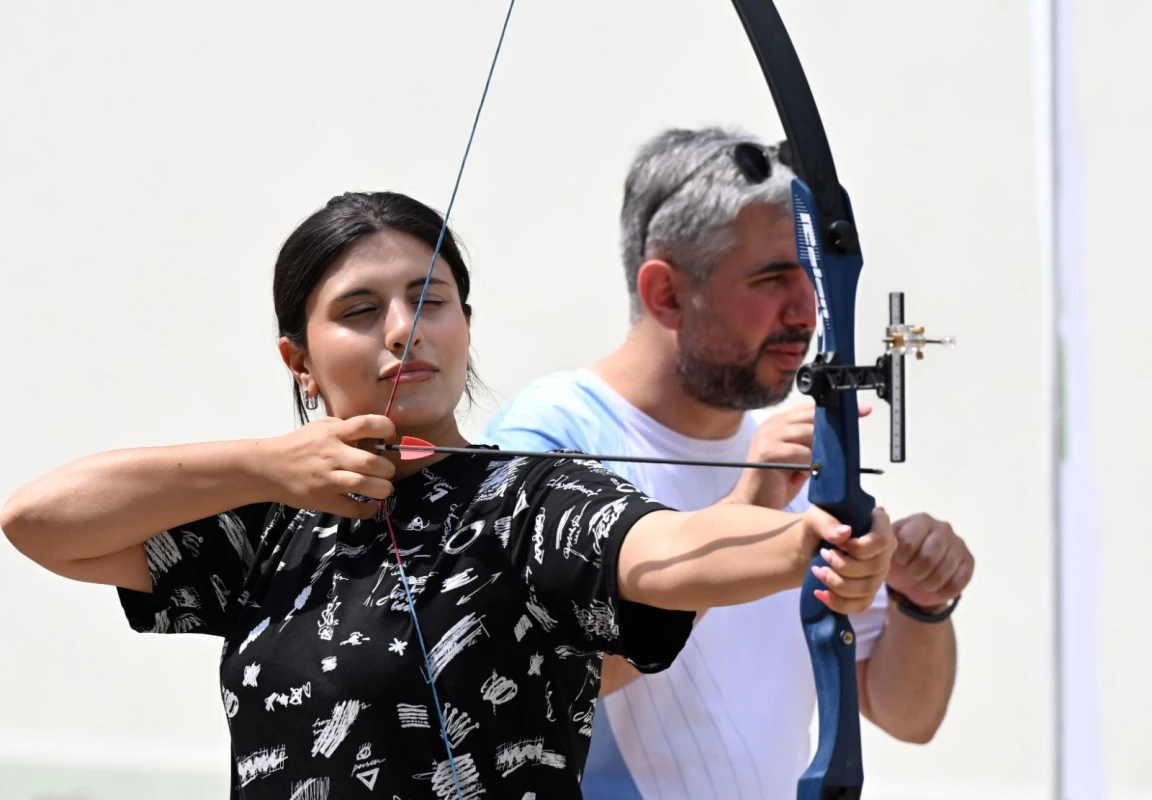 Dövlət qurumlarının əməkdaşları arasında kamandan oxatma yarışı keçirilib - FOTO 