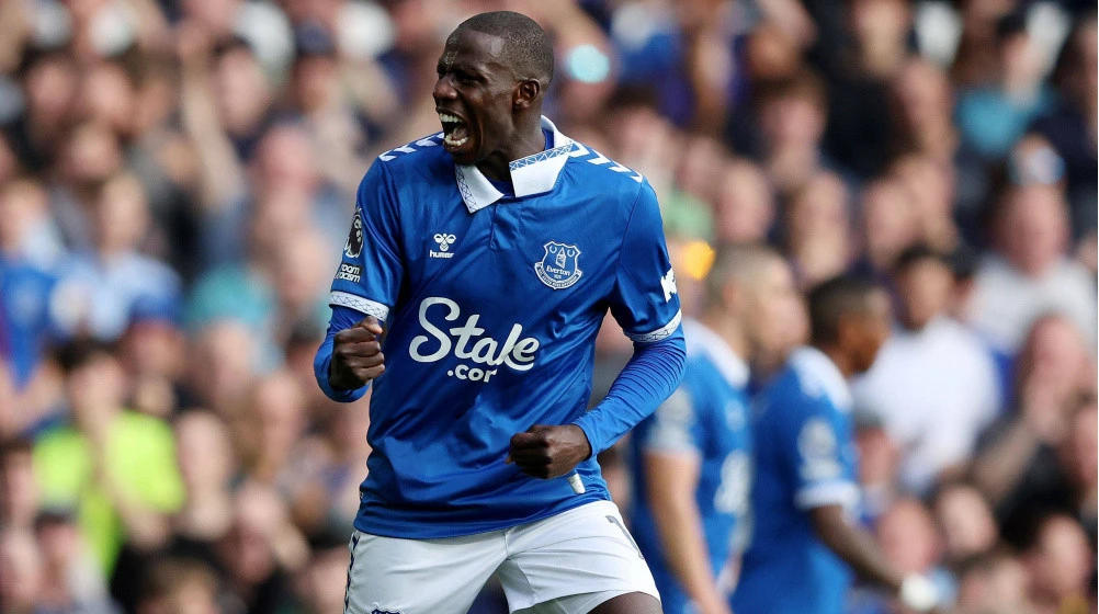 "Everton"dan ayrılan futbolçu Səudiyyə Ərəbistanı klubunda