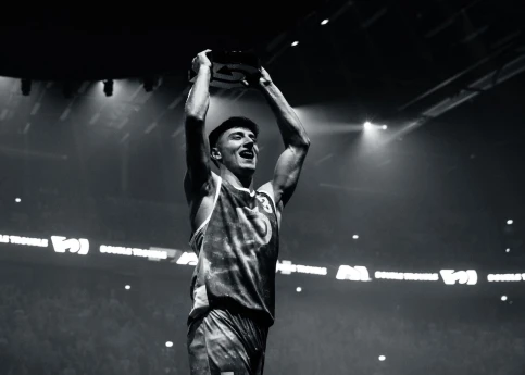 Tofiq Əliyev yenidən beynəlxalq gimnastika liqasının qalibi olub - VİDEO 