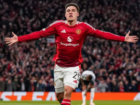 "Qalatasaray" "Mançester Yunayted"in futbolçusunu transfer etmək istəyir