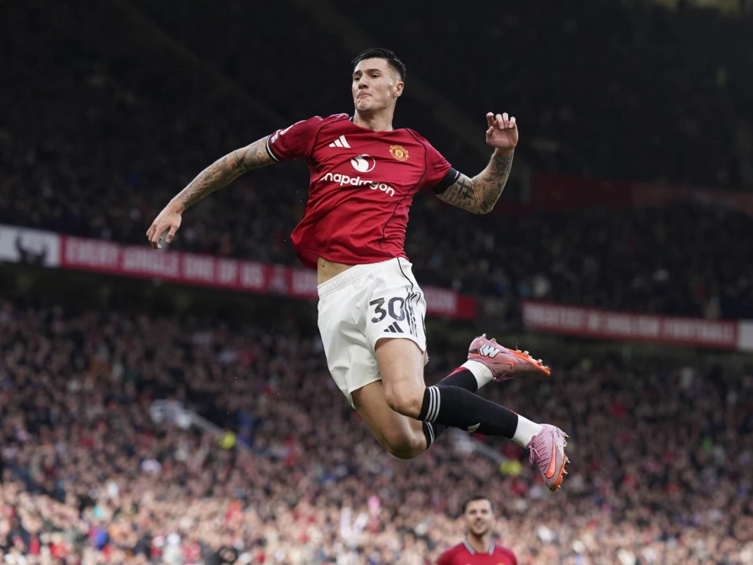 Benjamin Şeşko “Mançester Yunayted”də məşqlərə qayıdıb