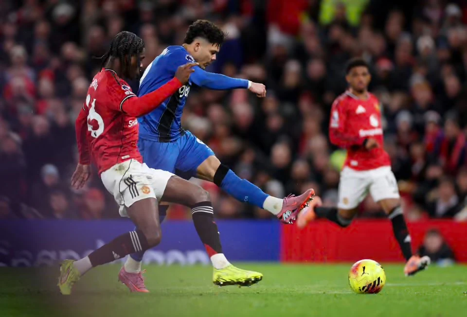 “Yunayted” - “Bornmut” matçında 8 qol