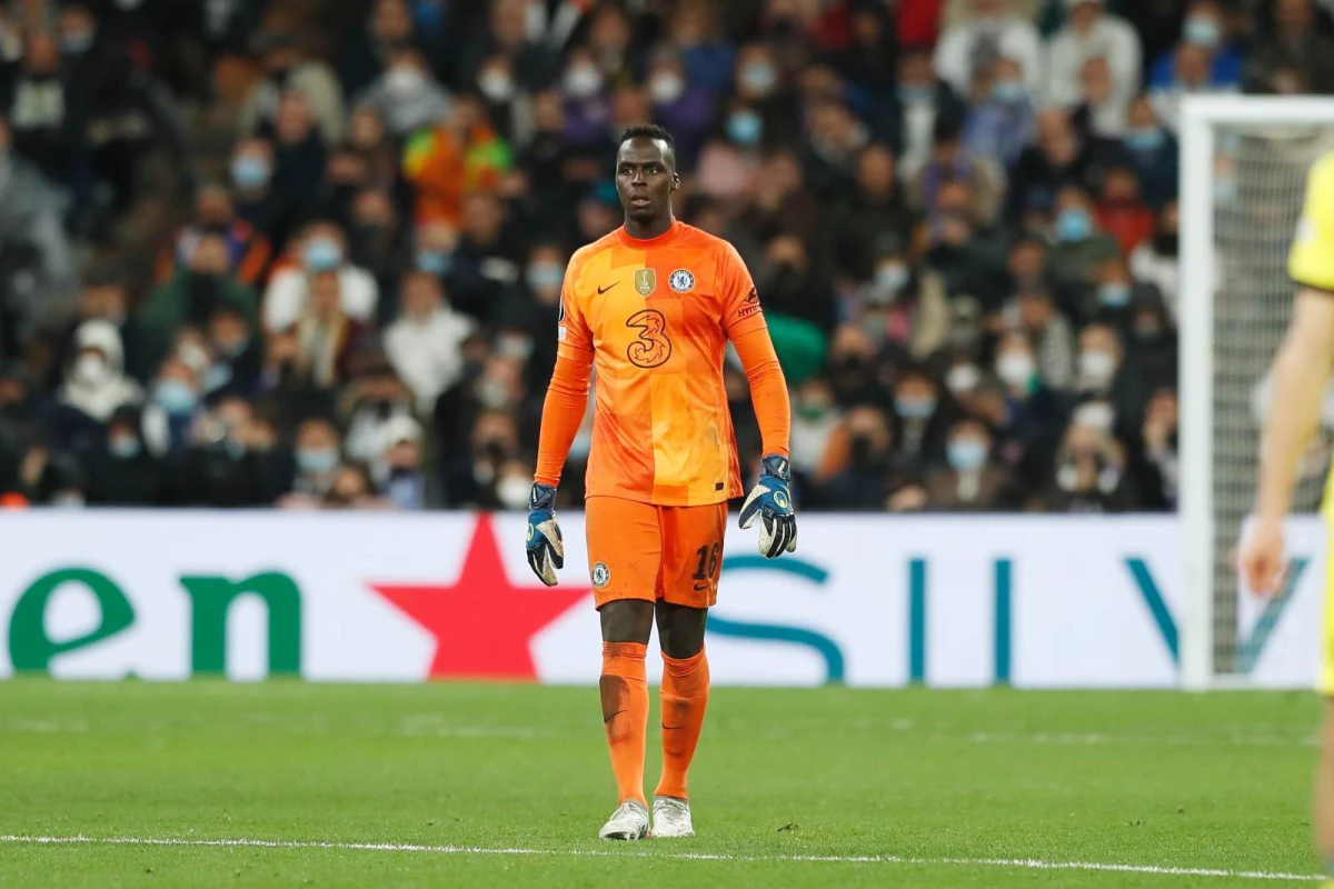 Eduard Mendi “Əl-Əhli” ilə yeni müqavilə imzaladı