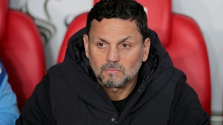 “Antalyaspor” Erol Bulutla yollarını ayırıb