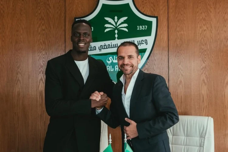 Sabiq “Çelsi”li daha 3 il Səudiyyə Ərəbistanı klubunda - RƏSMİ 