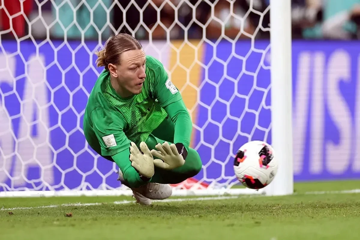 PSJ-nin rusiyalı qapıçısı ardıcıl dörd penalti dəf edərək, mütləq rekorda imza atıb  - VİDEO 