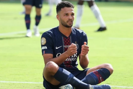 PSJ-nin hücumçusu "Liverpul"un hədəfində