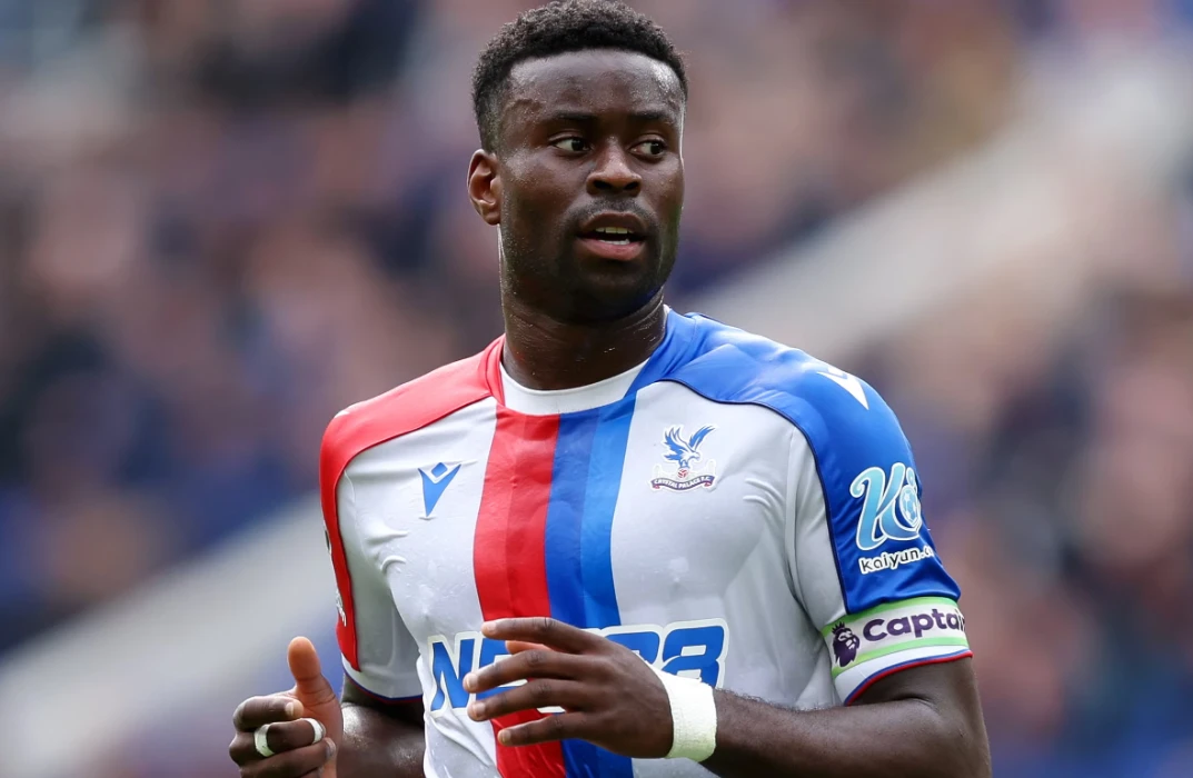 “Real” ingiltərəli müdafiəçi ilə maraqlanır