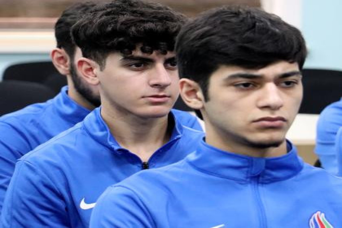 U-19-un üzvləri ilə görüş keçirilib - FOTO 