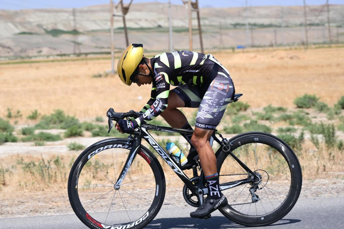 Şose velosipedi üzrə Azərbaycan çempionatı start götürüb