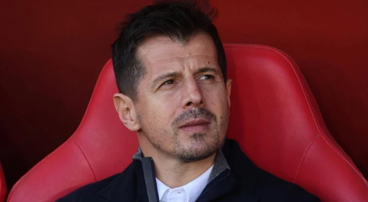 İstefa verdi, sonra geri döndü - Emre Belözoğlu yenidən "Antalyaspor"da 