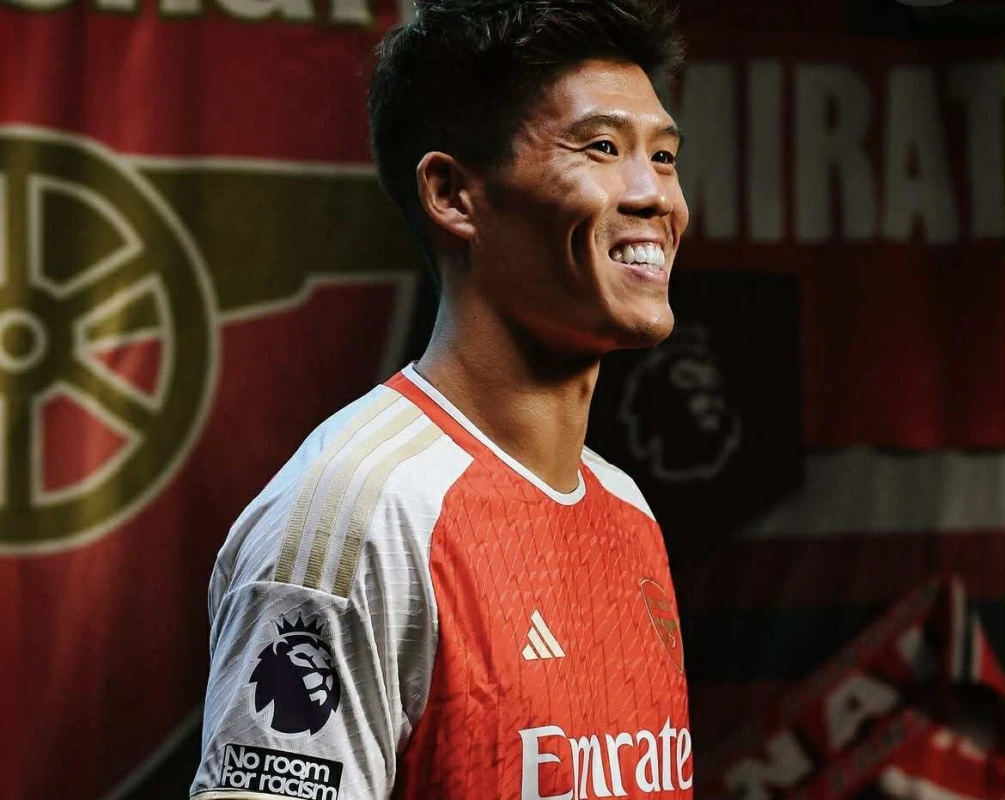 Yaponiyalı futbolçu "Arsenal"ı tərk edib