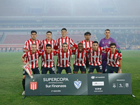 Muslera "Estudiantes"də debüt etdi - FİNALDA MƏĞLUB OLDU 
