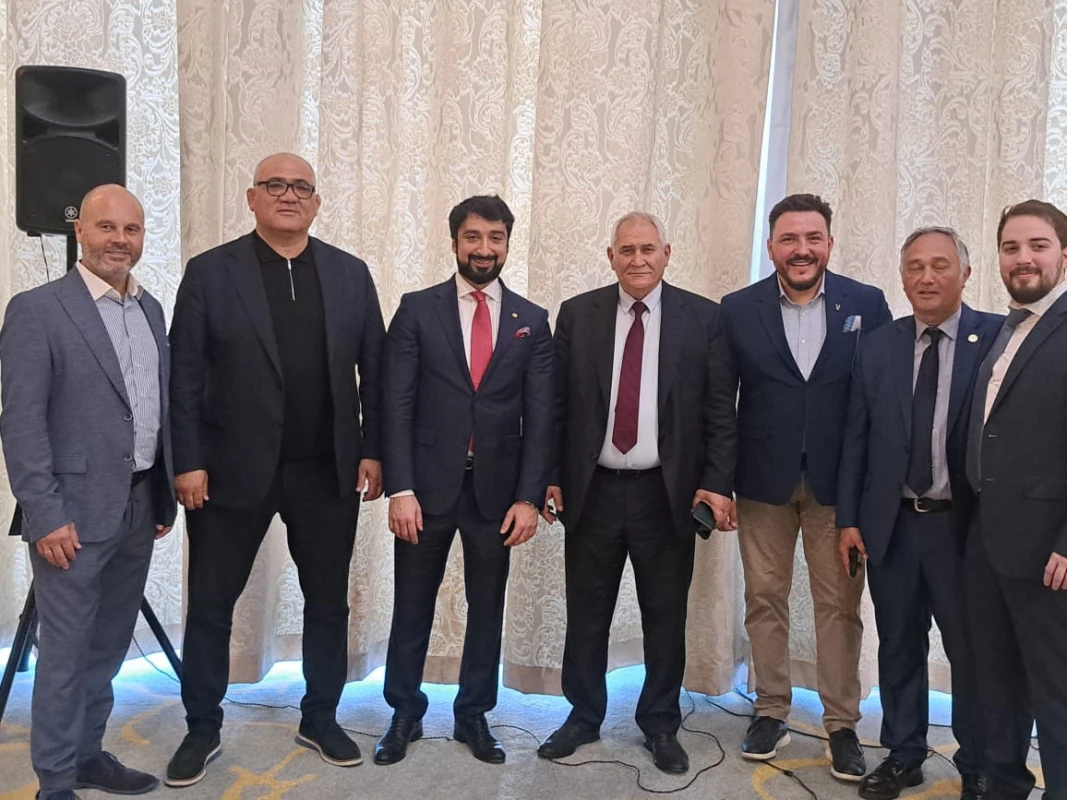Firdovsi Umudov Gürcüstanda ağırlıqqaldırma federasiyalarının prezidentləri ilə görüşüb - FOTO 