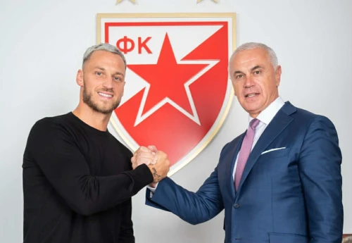 "İnter"in forvardı Serbiya klubunda - RƏSMİ 