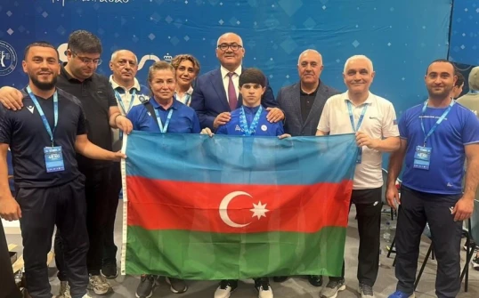 Ağırlıqqaldıranımız Avropa birinciliyində 3 medal qazanıb