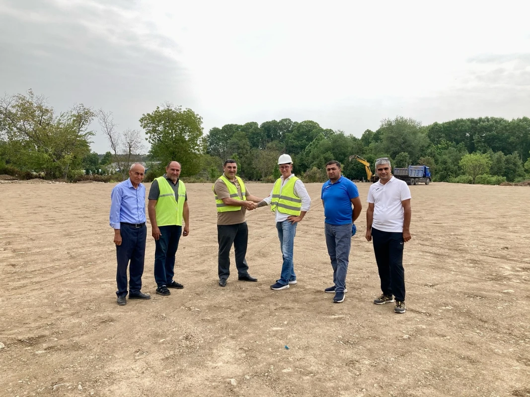 Tovuz şəhər stadionunda ot örtüyünün dəyişdirilməsi işlərinə start verilib - FOTO 