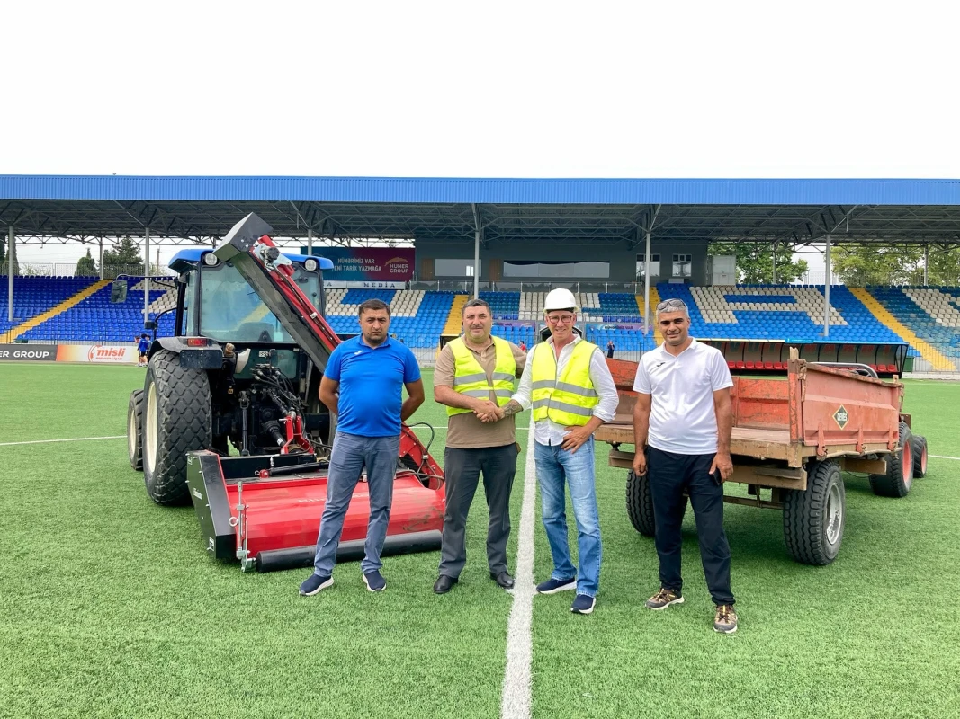 Tovuz şəhər stadionunda ot örtüyünün dəyişdirilməsi işlərinə start verilib - FOTO 