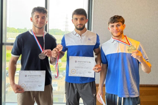 Millimiz Eyndhoven kubokundan 3 medalla qayıdır