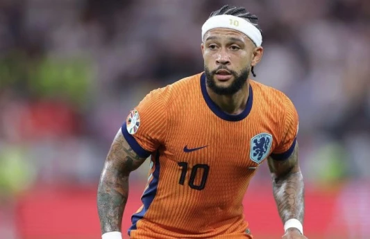Depay Van Persiyə çatdı - 50 qol 