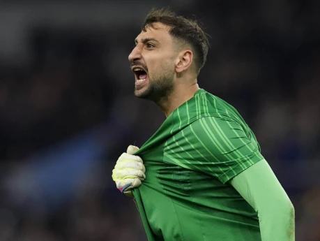 PSJ Donnarumma ilə danışıqları davam etdirir.
