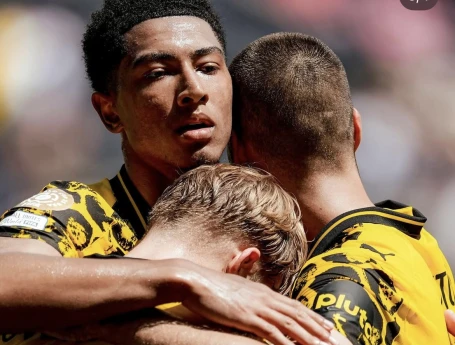 DÇ: “Dortmund” və “Fluminense” 1/8 finalda