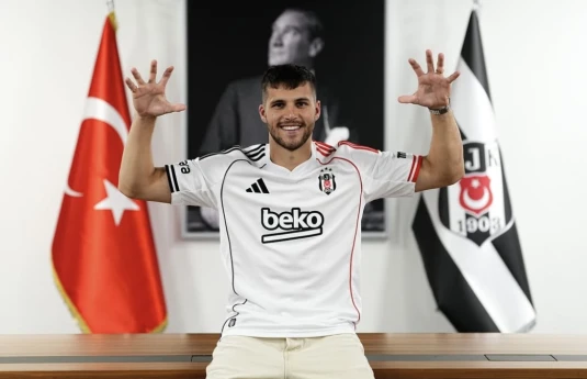 Yurasek rəsmən “Beşiktaş”da