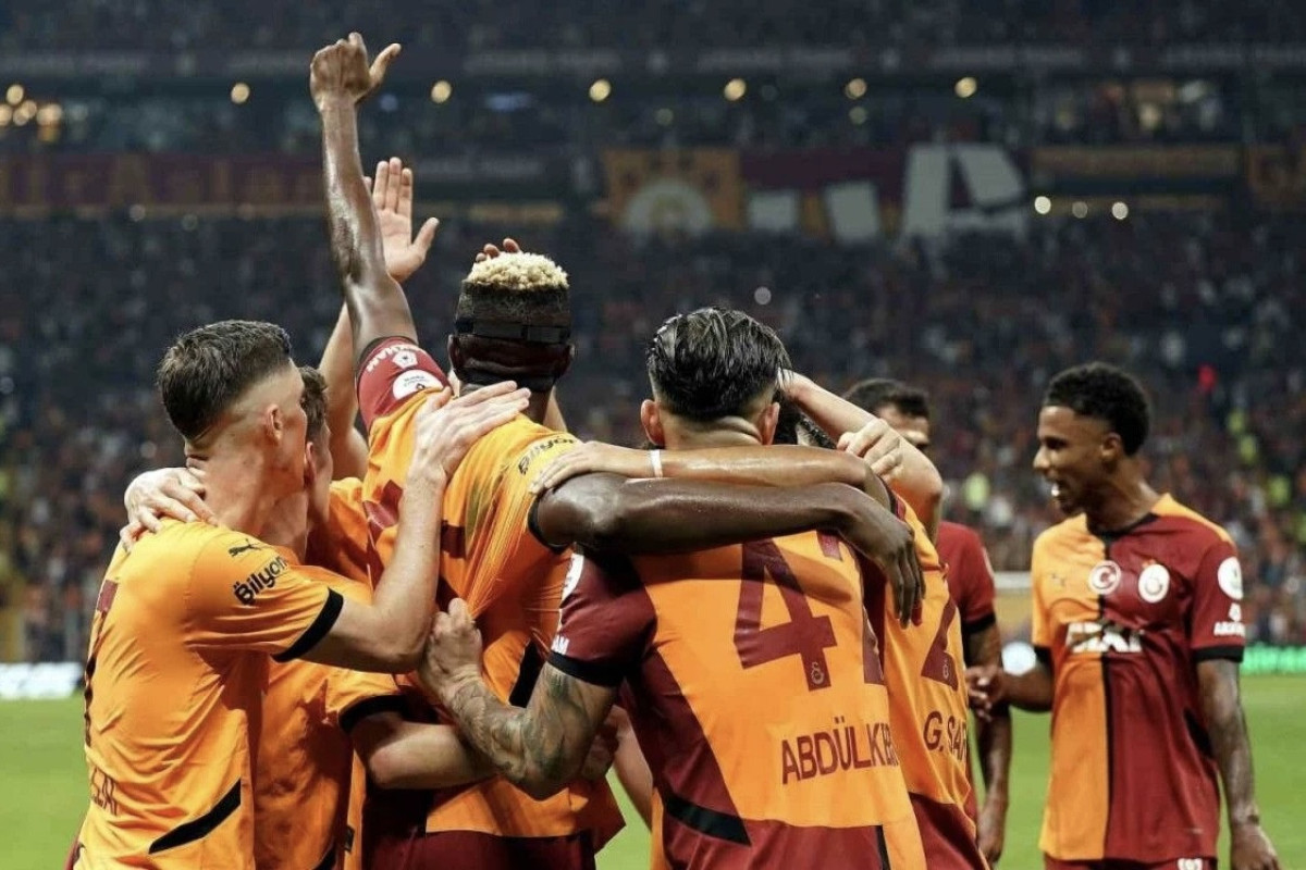  “Qalatasaray” 4 matçlıq qalibiyyət həsrətinə son qoydu
                    