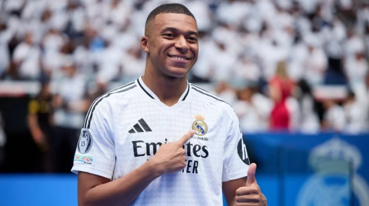 Mbappe tarixə düşüb