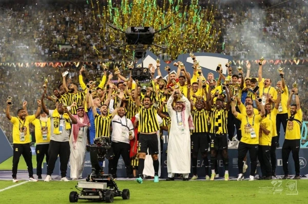 Benzemanın komandası çempion oldu