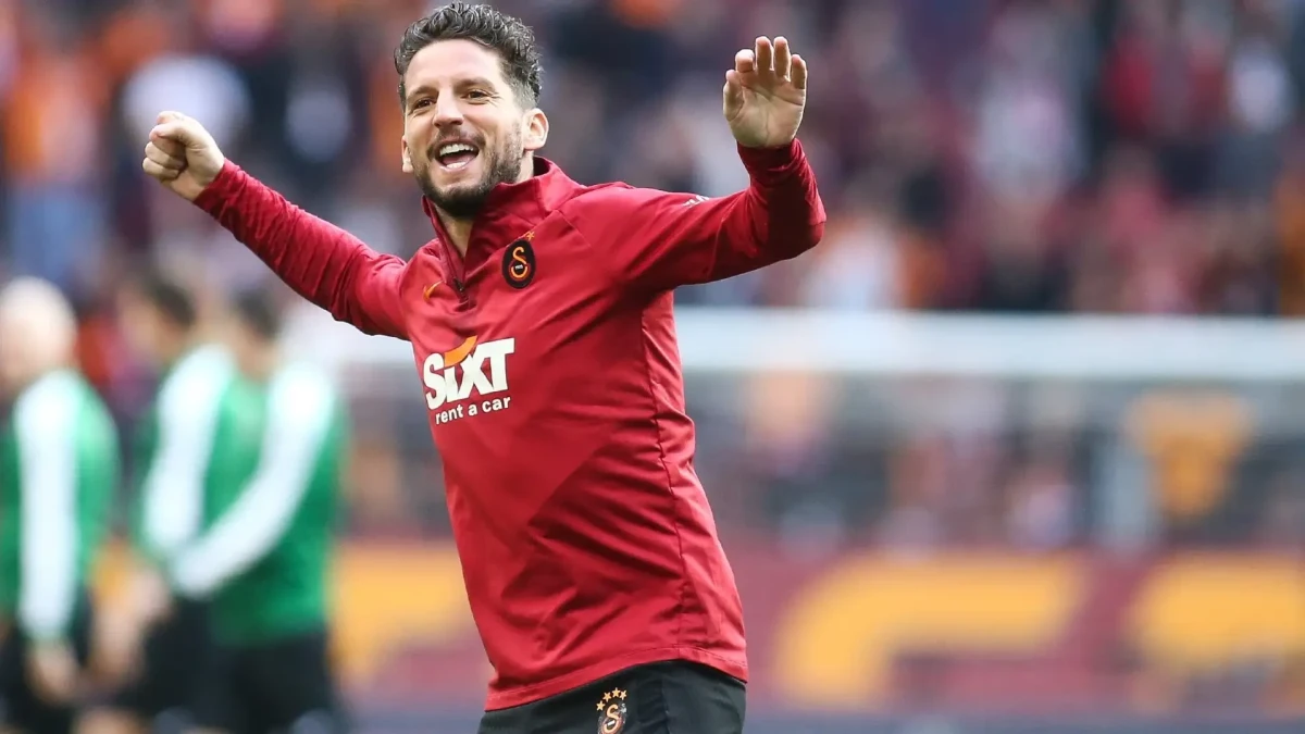 Mertens İtaliyaya qayıtmaq istəyir