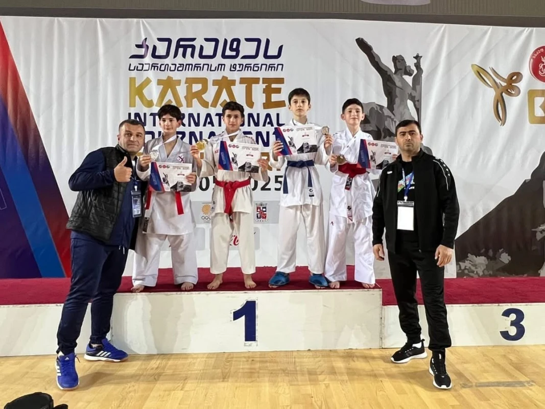 Karateçilərimiz Gürcüstanda 14 medal qazanıb - FOTO 