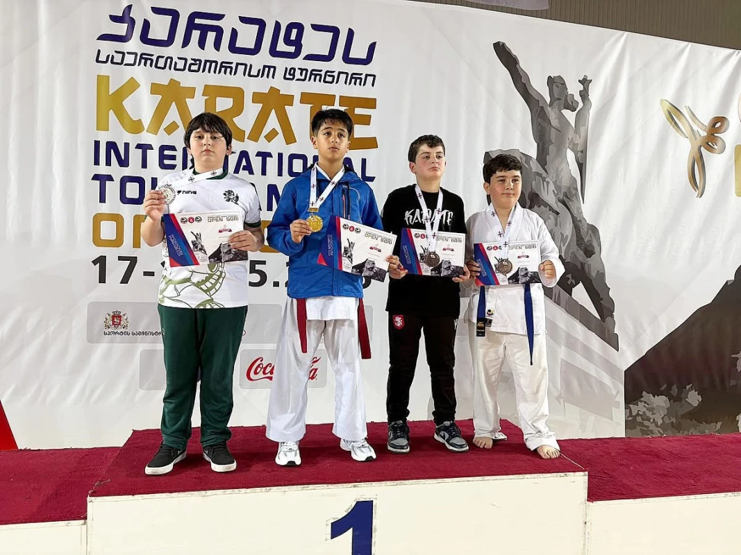 Karateçilərimiz Gürcüstanda 14 medal qazanıb - FOTO 