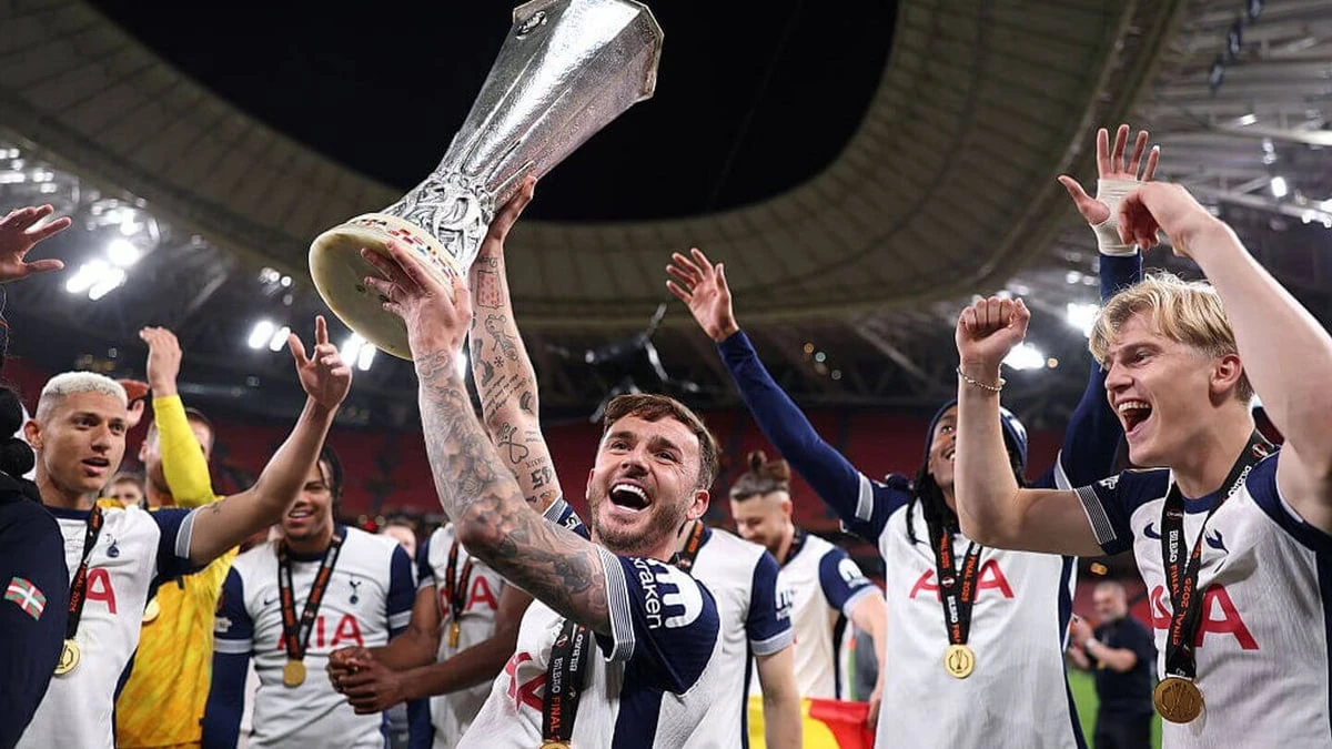 "Tottenhem" oyunçularına medal çatmadı, UEFA üzr istədi - VİDEO 