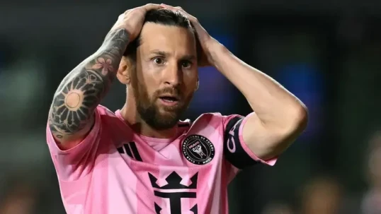 Messi Ronaldinyonu ötdü