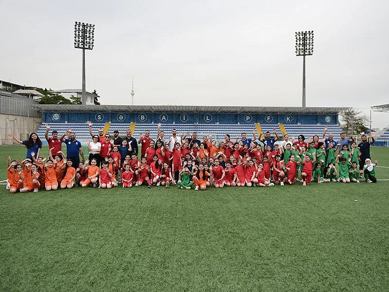 FIFA-nın dəstəyi ilə Bakıda kütləvi futbol festivalı keçirilib