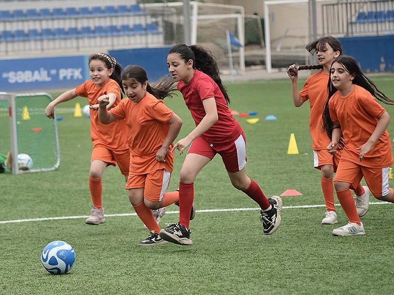 FIFA-nın dəstəyi ilə Bakıda kütləvi futbol festivalı keçirilib