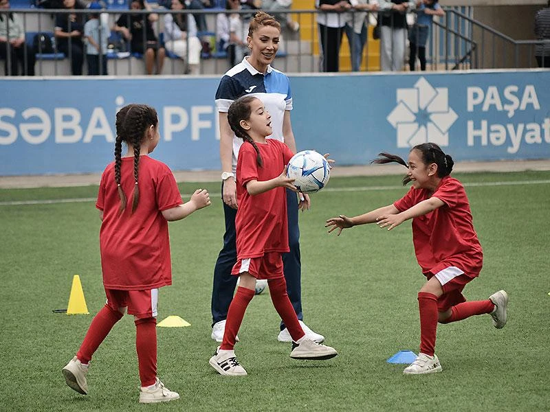 FIFA-nın dəstəyi ilə Bakıda kütləvi futbol festivalı keçirilib