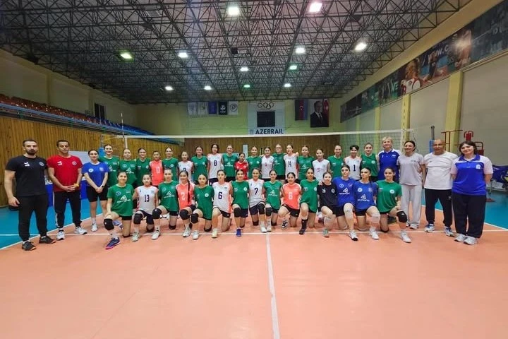 Özbəkistan millisi Bakıya gəlib