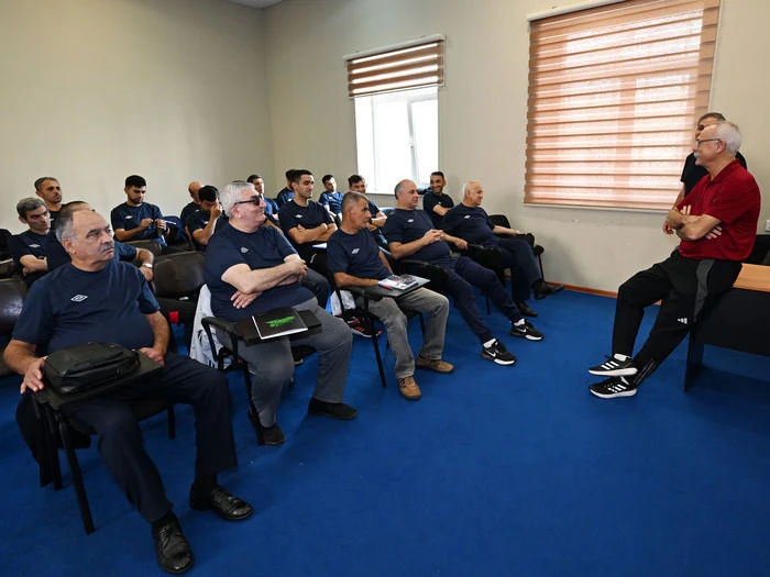 Bakıda futzal hakimləri və inspektorlar üçün seminar keçirilib - FOTO