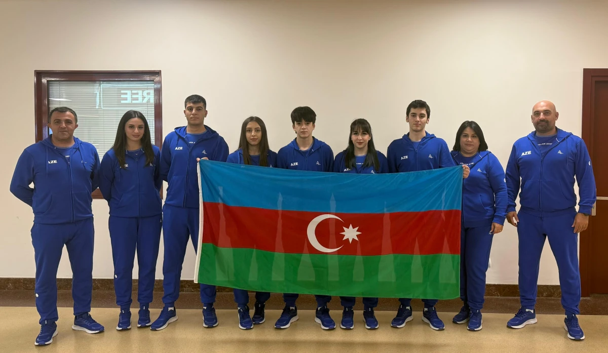 Stolüstü tennisçilər Ər-Riyada yollanıblar