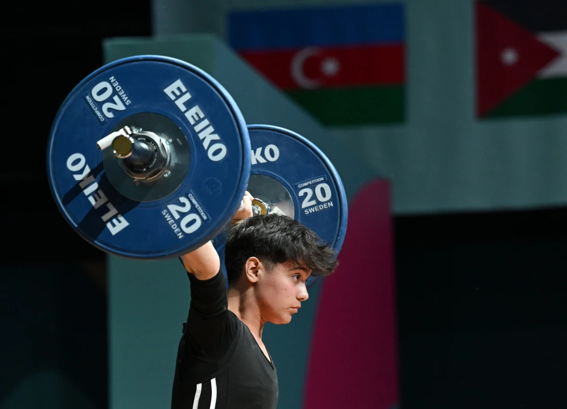 15 yaşlı ağırlıqqaldıranımız İslamiadada 3 bürünc qazanıb - FOTO  - YENİLƏNİB 