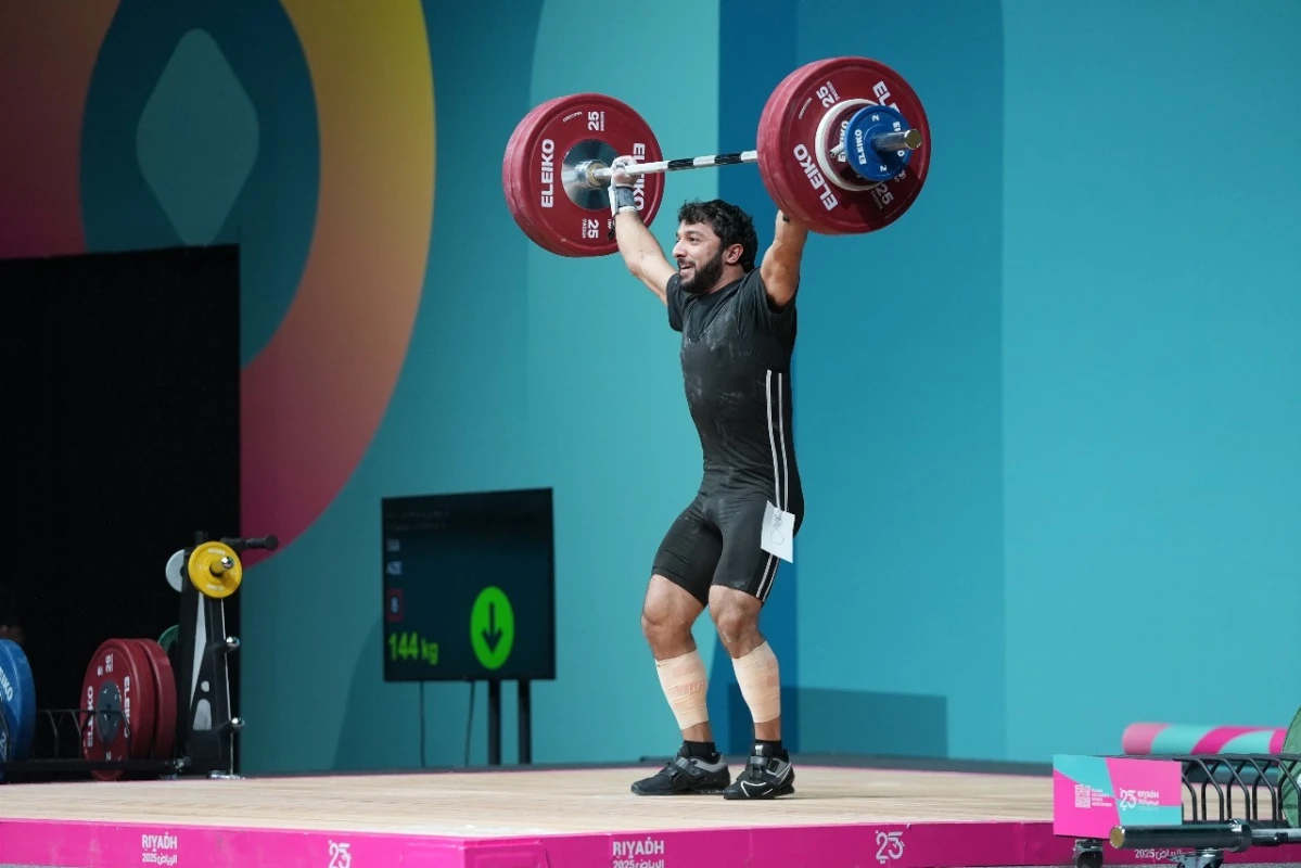 İsa Rüstəmov İslamiadada üç medal qazandı - FOTO 