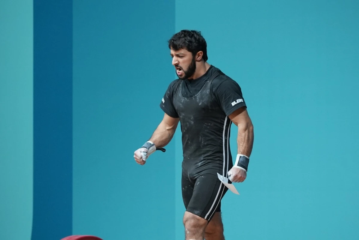 İsa Rüstəmov İslamiadada üç medal qazandı - FOTO 