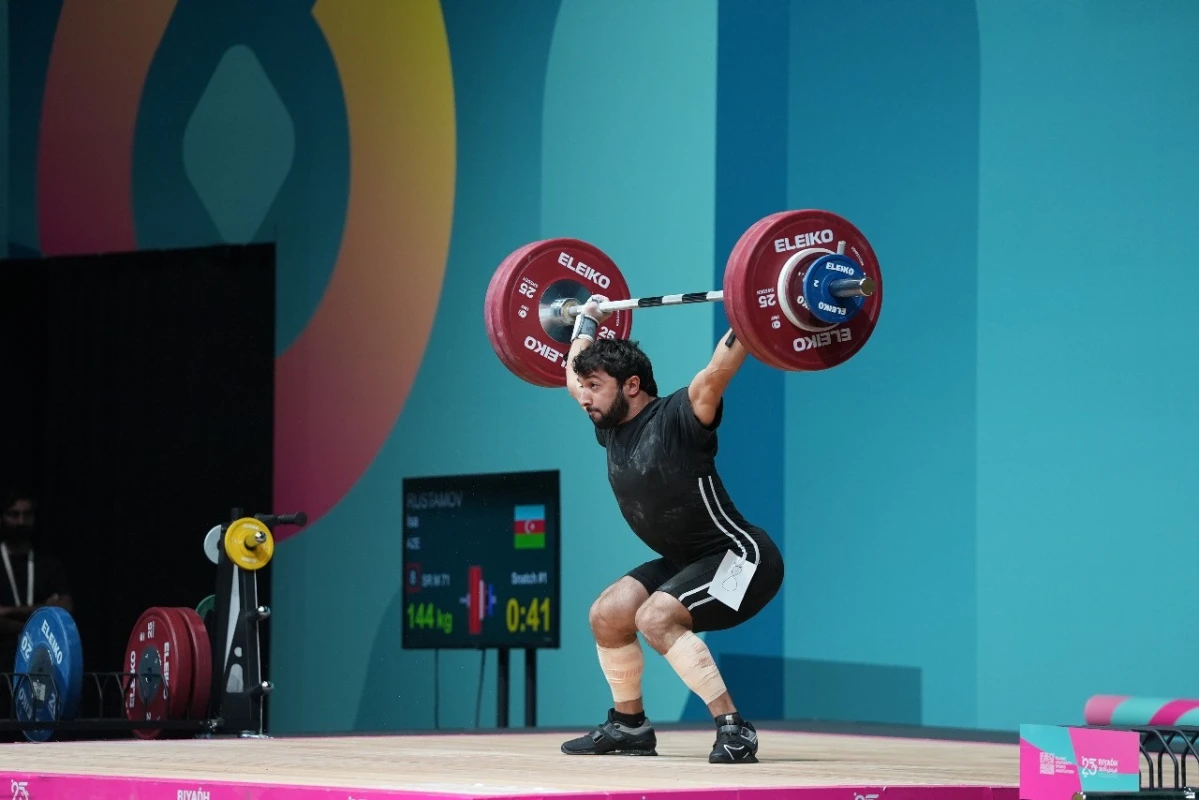 İsa Rüstəmov İslamiadada üç medal qazandı - FOTO 